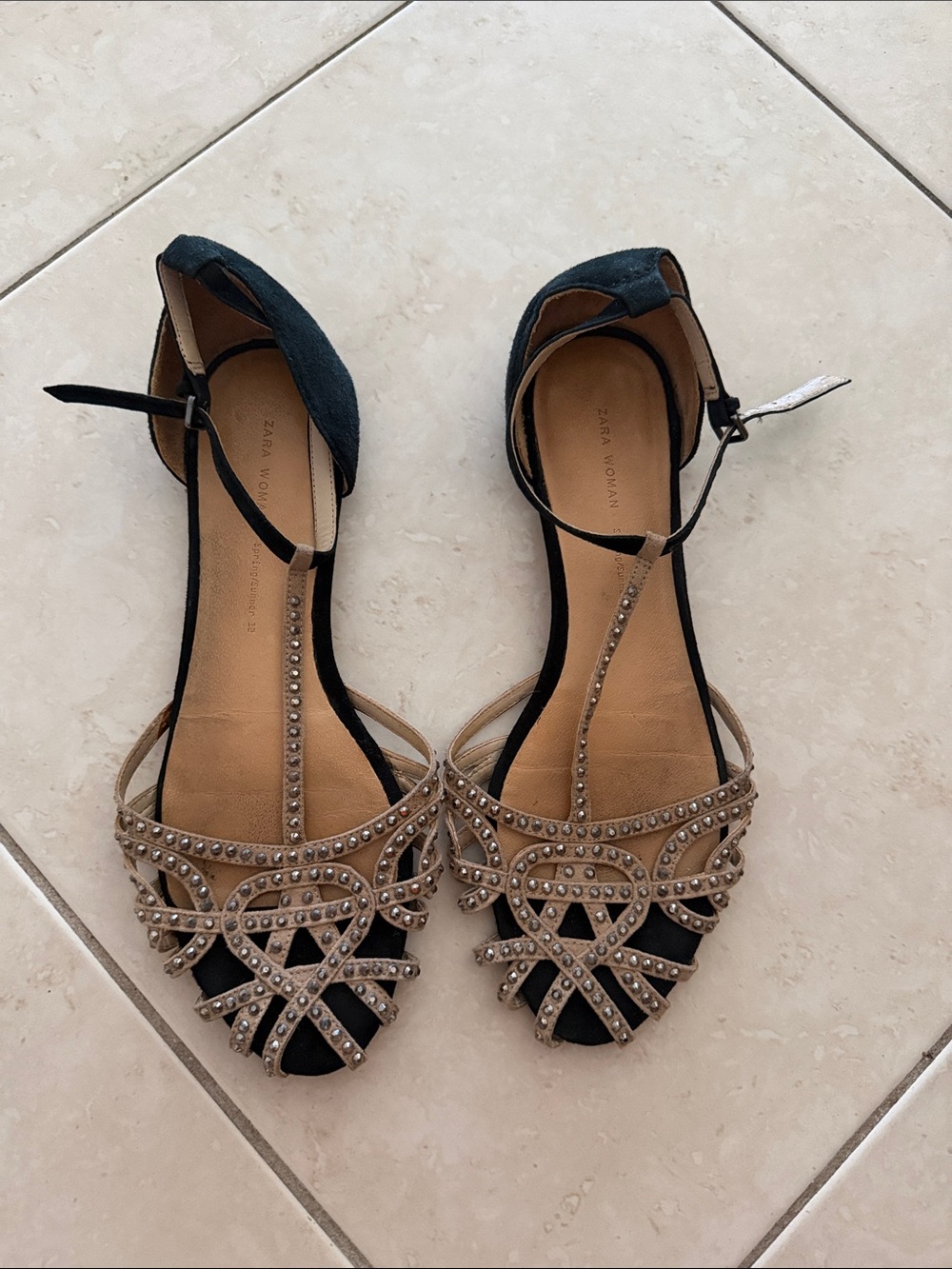 Zara Woman Beige & Black Embellished T-Strap Flats
